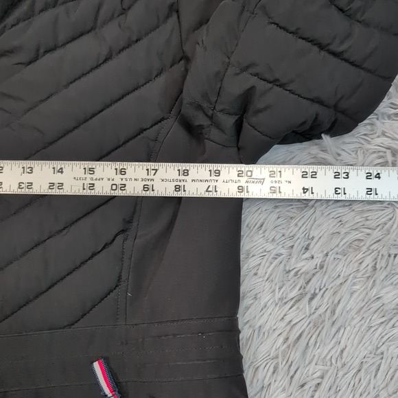 Tommy‎ Hilfiger Jacket Womens M Black Hood Zip Up Gorpcore Pockets Puffer Logo - Picture 3 of 12